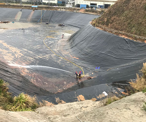 乌苏废水池清理