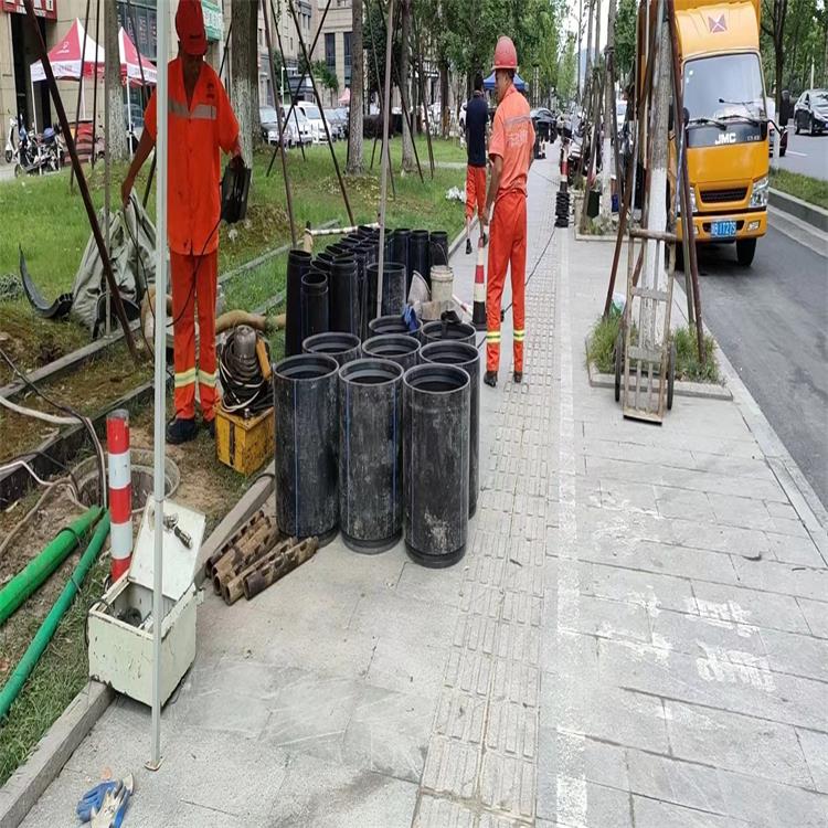 乌苏管道短管置换修复